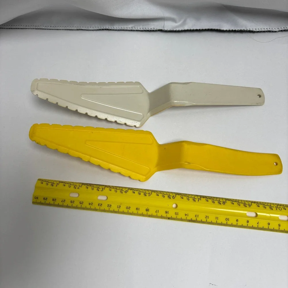 VTG 80s Tupperware Cake Pie Server‎ Slicer Lot of 2 Yellow Cream 1228-3 1228-8